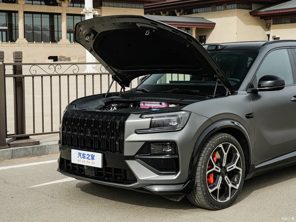 Zeekr 8X ADAS and LiDAR for overseas dealers — Zeekr 8X roof sensor hardware detail